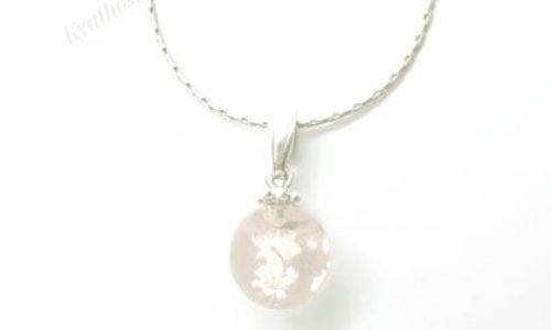 Aprende Joyería con Flores Naturales y Resinas